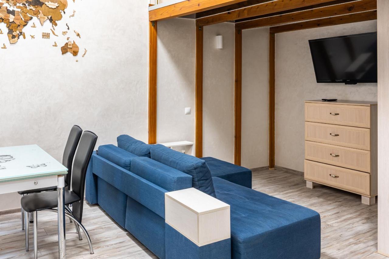 On Kovzhuna Street Apartment